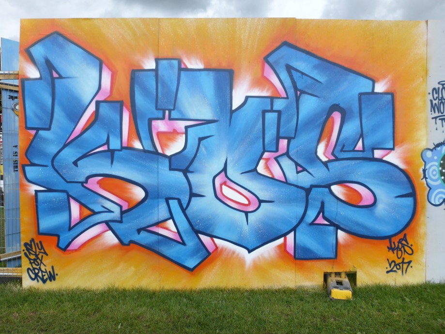 P1930714