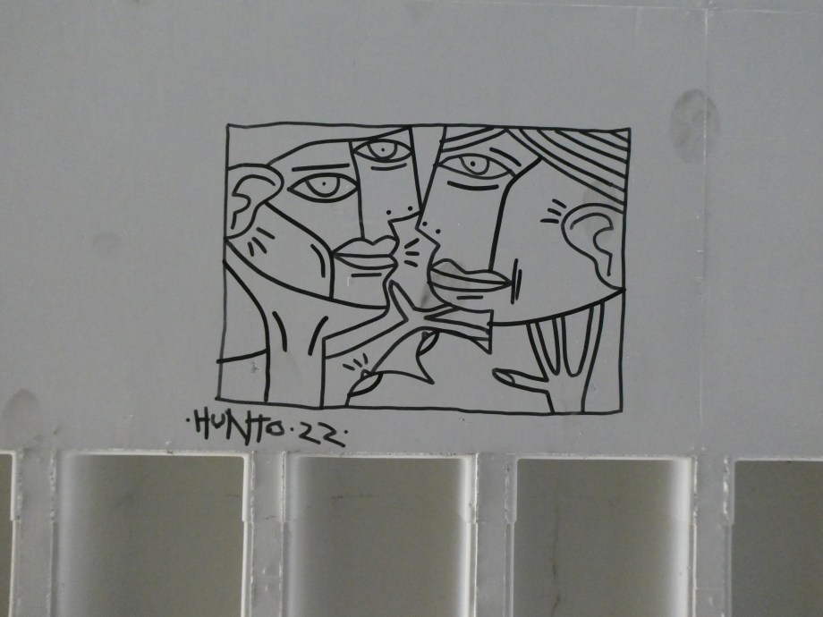 P2050544